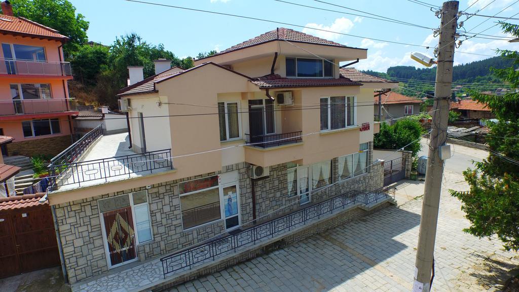 Mania Guest House كالوفر المظهر الخارجي الصورة